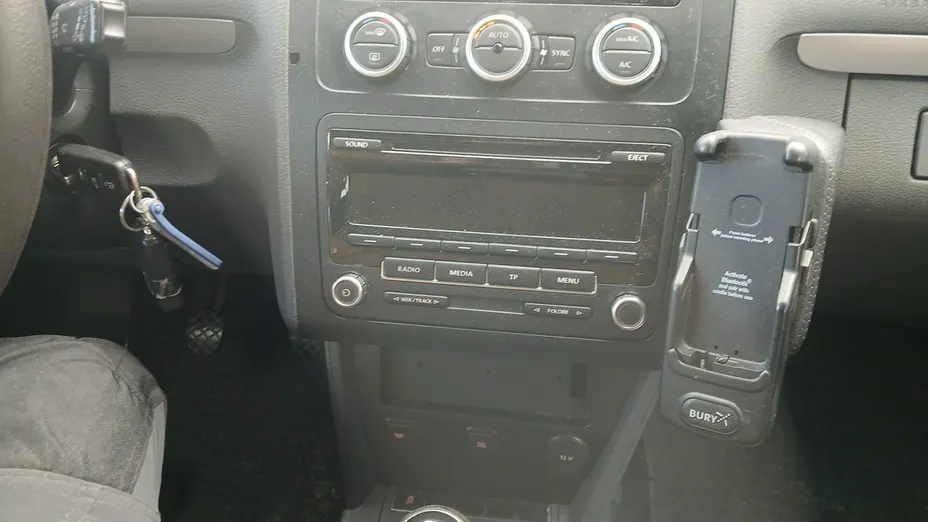 VOLKSWAGEN Touran -