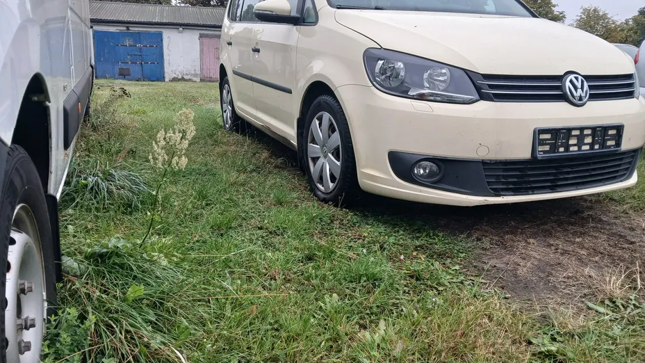 VOLKSWAGEN Touran -