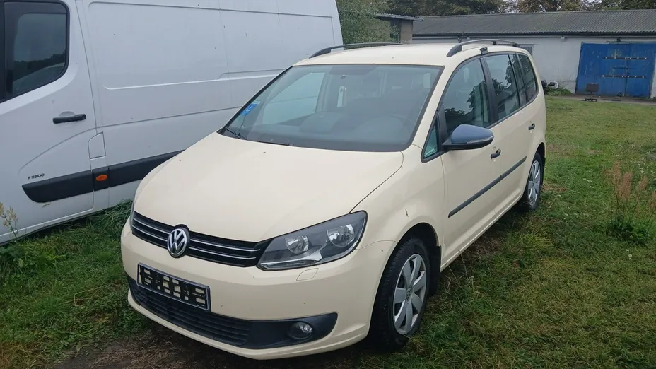 VOLKSWAGEN Touran -
