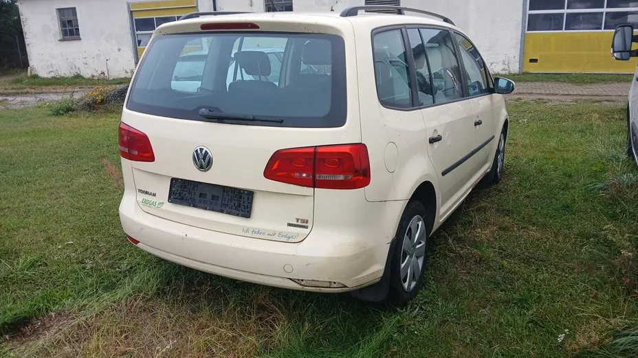 VOLKSWAGEN Touran -