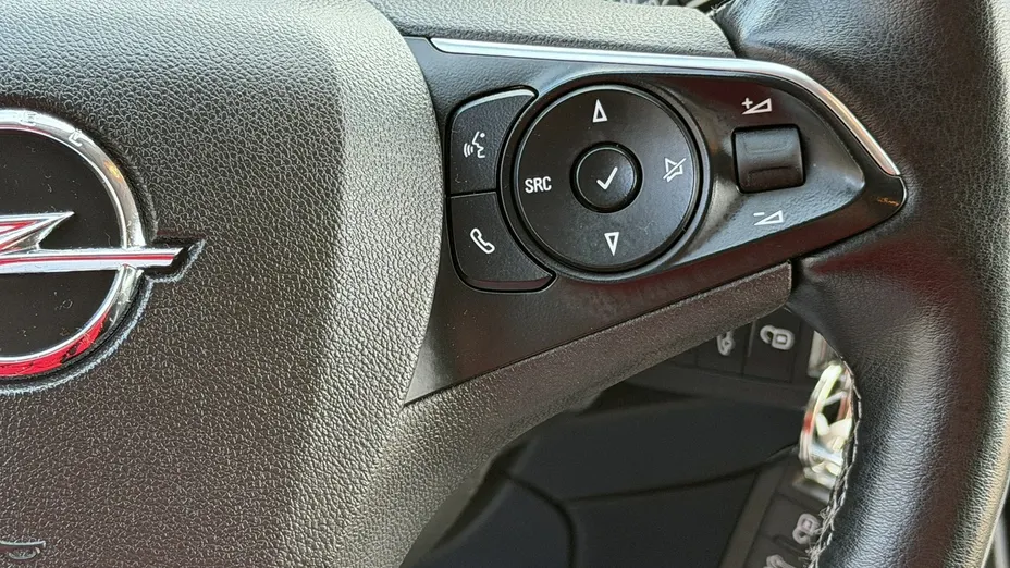 OPEL Grandland X -