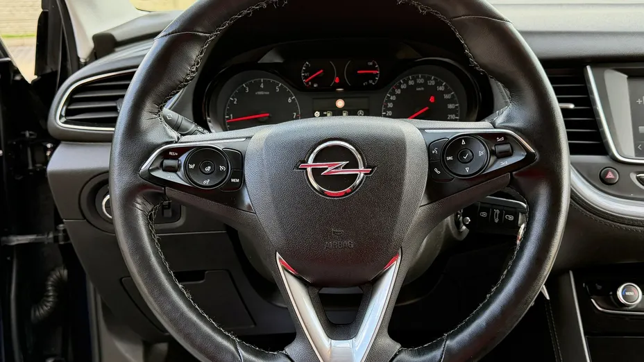 OPEL Grandland X -