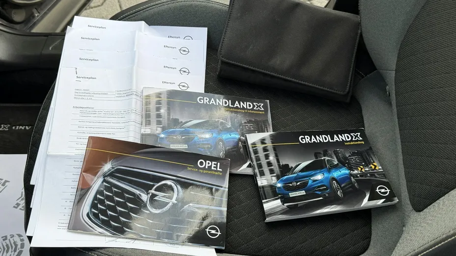 OPEL Grandland X -