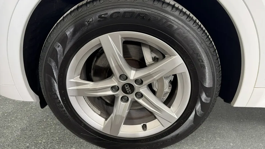 AUDI Q5 -