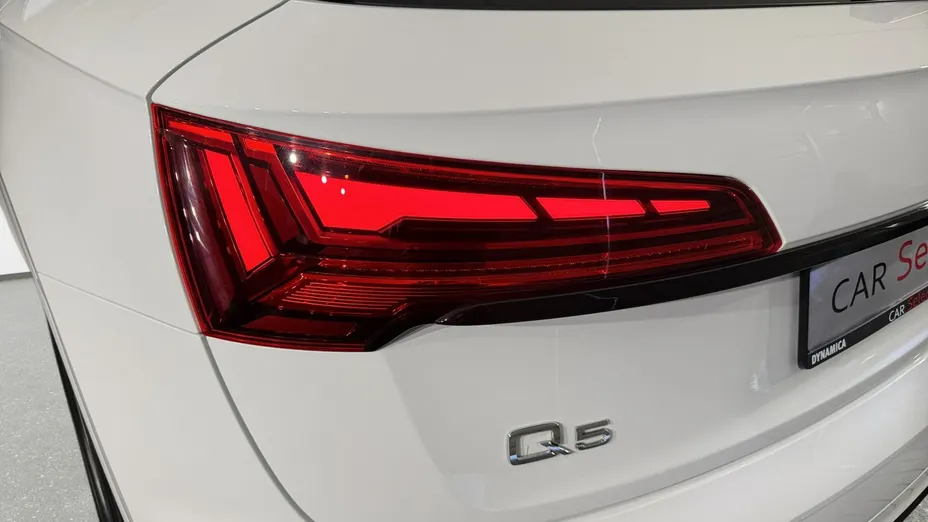 AUDI Q5 -