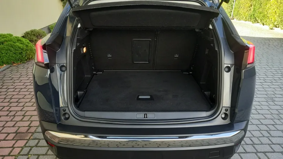 PEUGEOT 3008 -