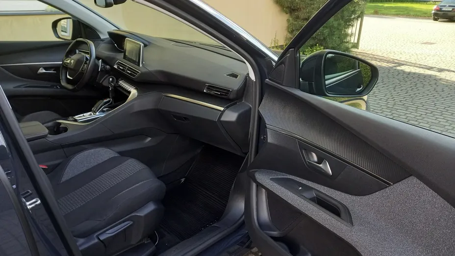PEUGEOT 3008 -
