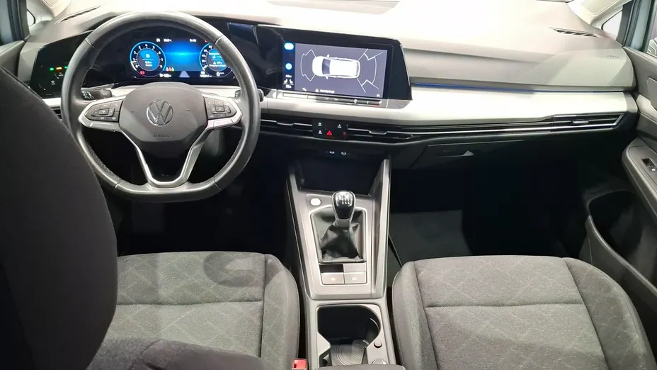 VOLKSWAGEN Golf -
