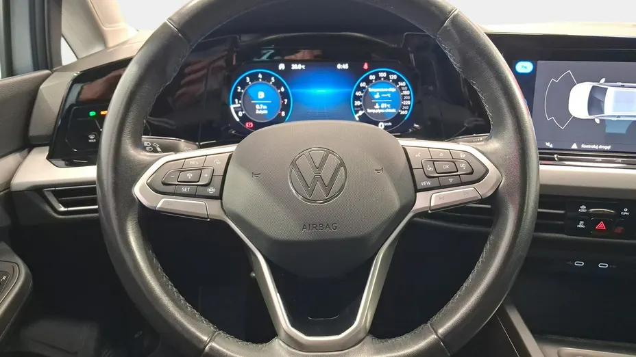 VOLKSWAGEN Golf -