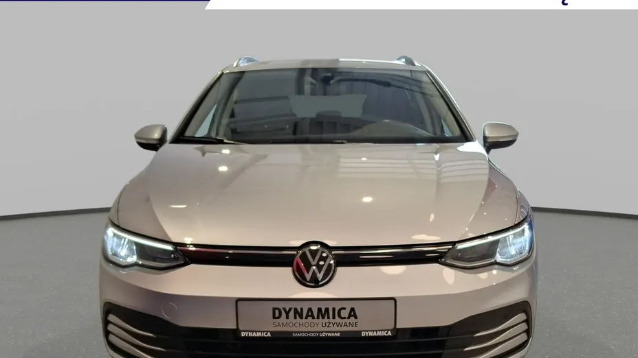 VOLKSWAGEN Golf -