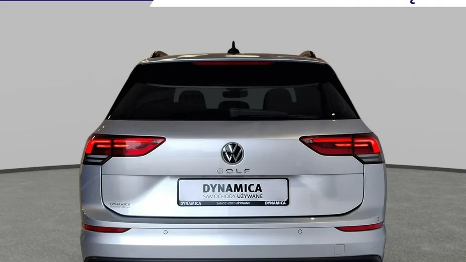 VOLKSWAGEN Golf -