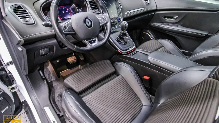 RENAULT Scenic -