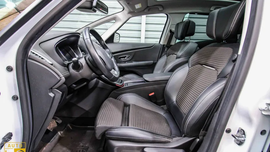 RENAULT Scenic -