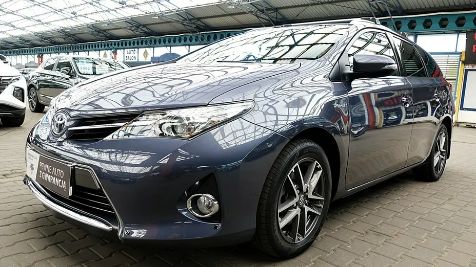 TOYOTA Auris -