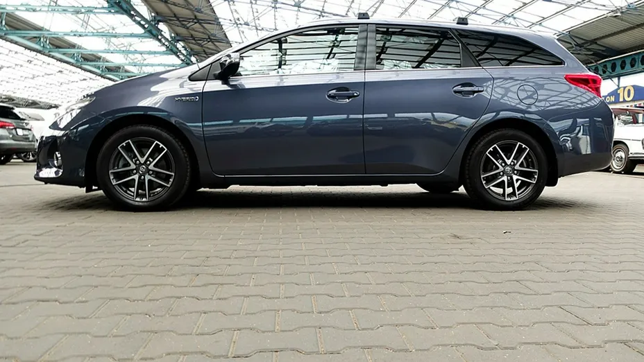 TOYOTA Auris -