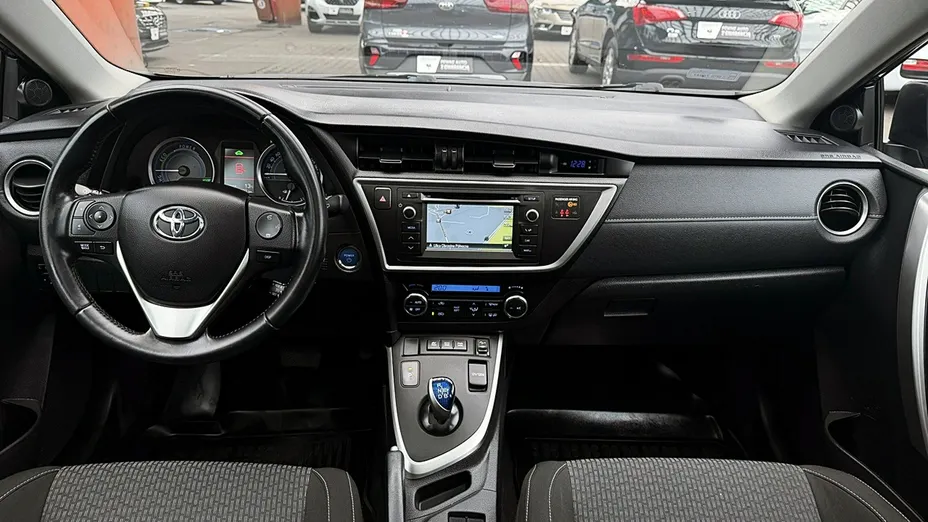 TOYOTA Auris -