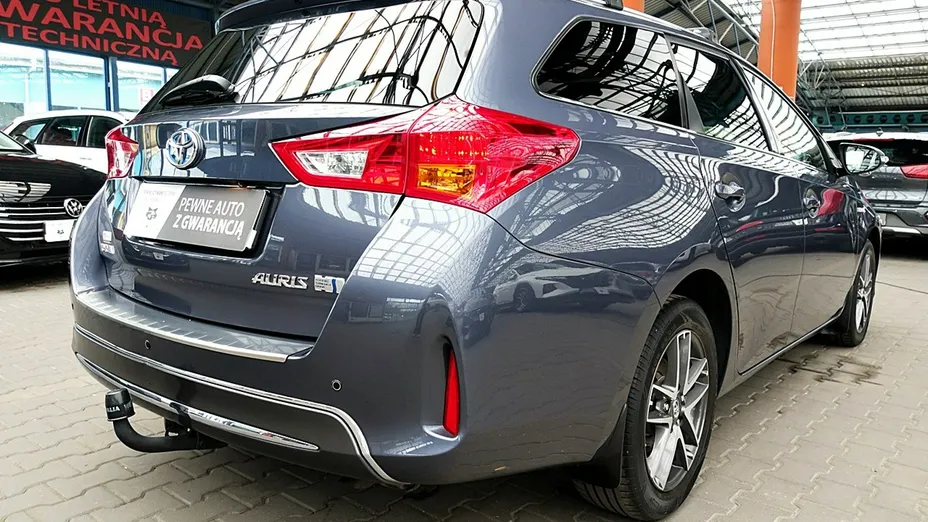 TOYOTA Auris -