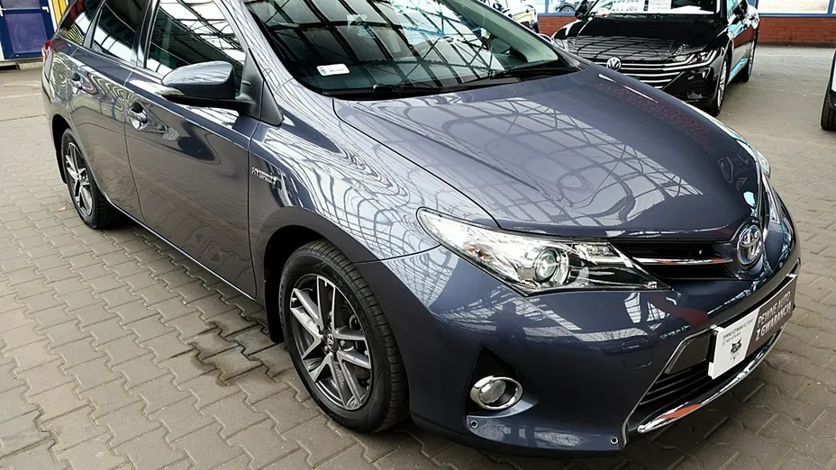 TOYOTA Auris -