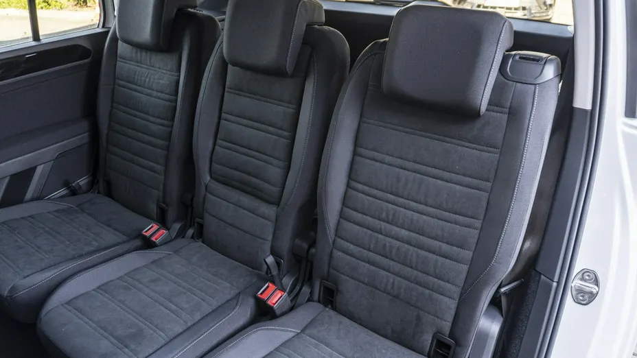 VOLKSWAGEN Touran -