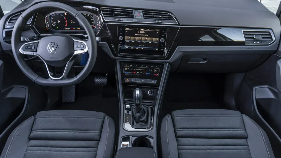 VOLKSWAGEN Touran -