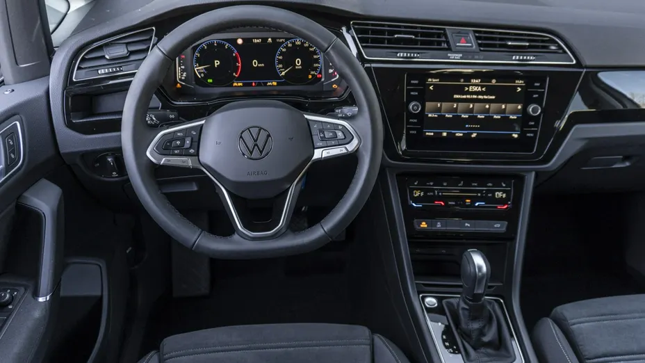 VOLKSWAGEN Touran -