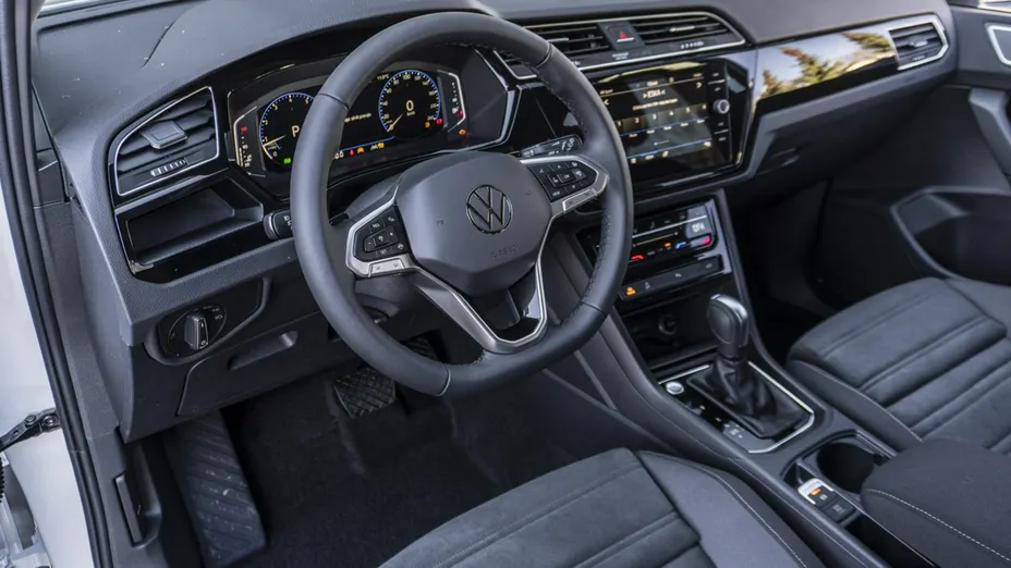 VOLKSWAGEN Touran -