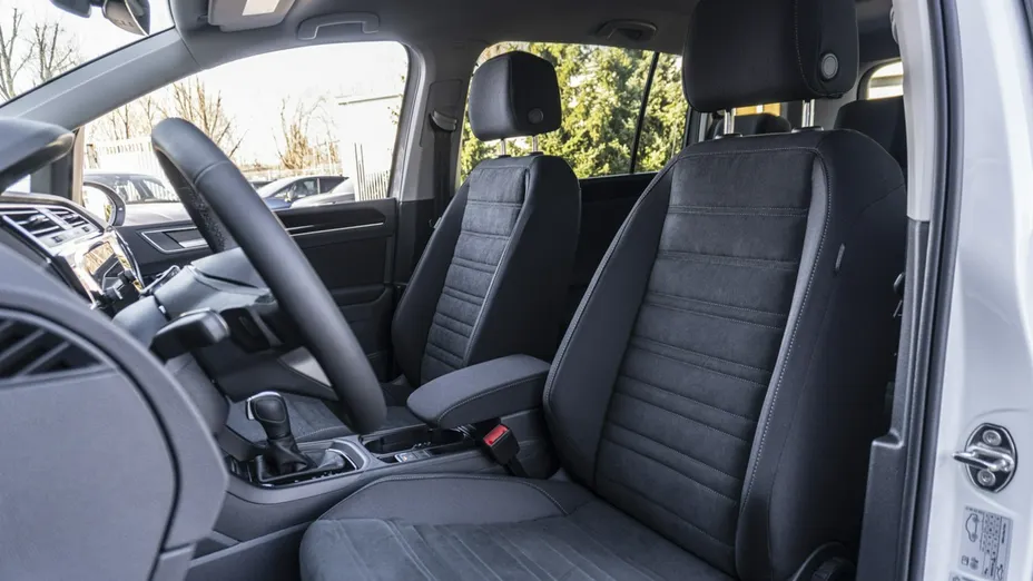 VOLKSWAGEN Touran -
