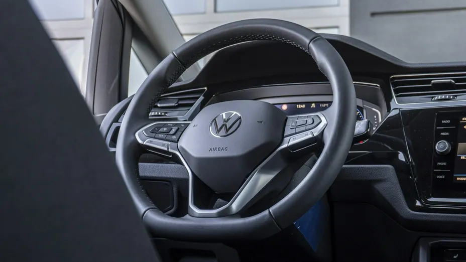 VOLKSWAGEN Touran -
