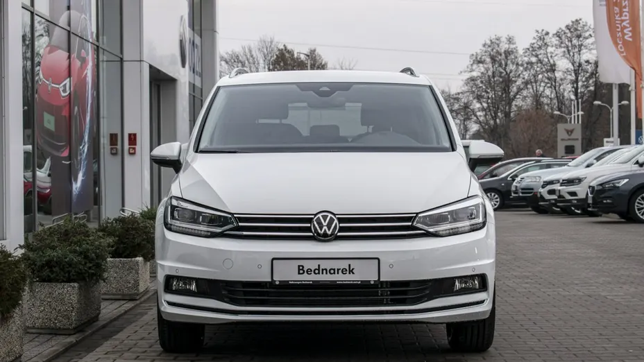 VOLKSWAGEN Touran -