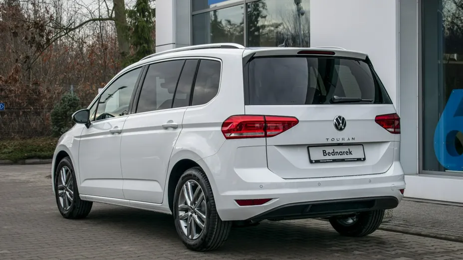 VOLKSWAGEN Touran -