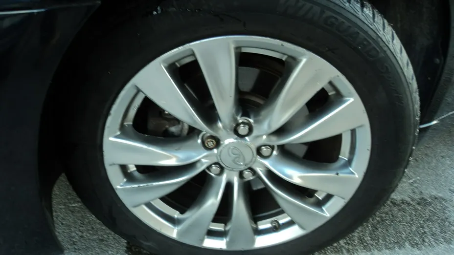 INFINITI M -