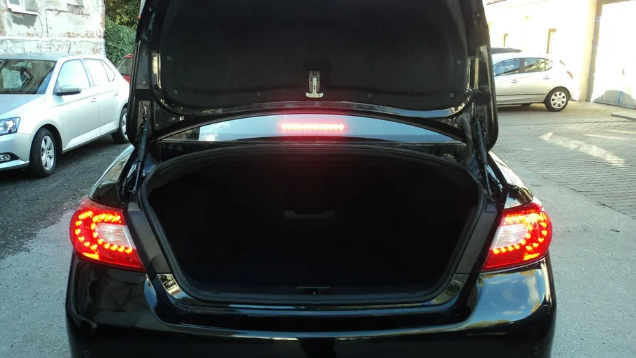INFINITI M -
