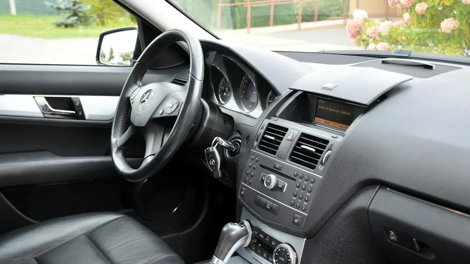 MERCEDES-BENZ C Klasa -