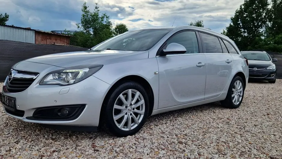 OPEL Insignia -