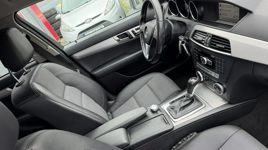 MERCEDES-BENZ C Klasa -