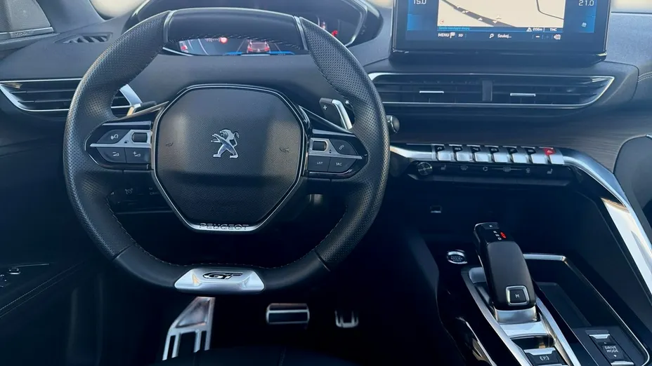 PEUGEOT 5008 -