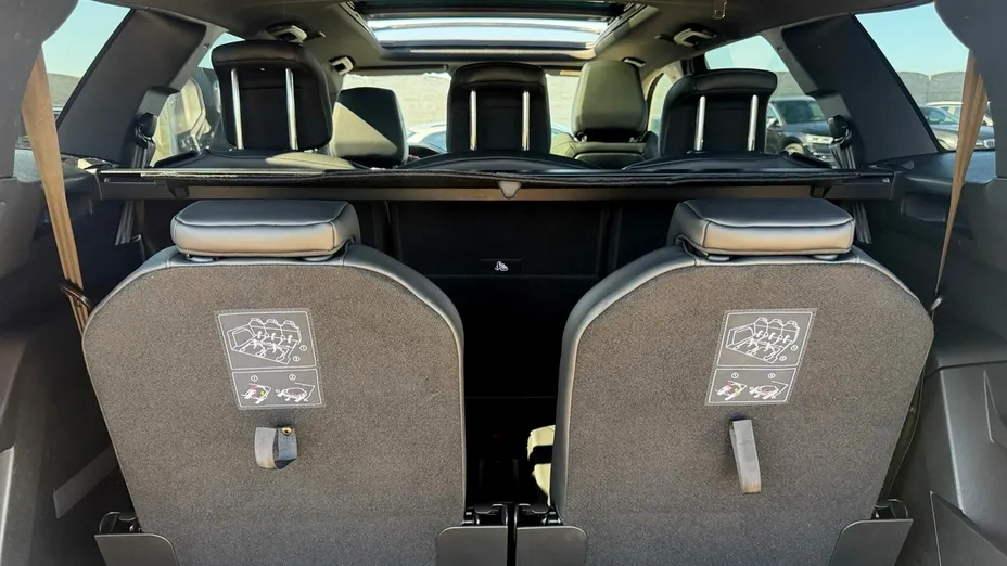 PEUGEOT 5008 -