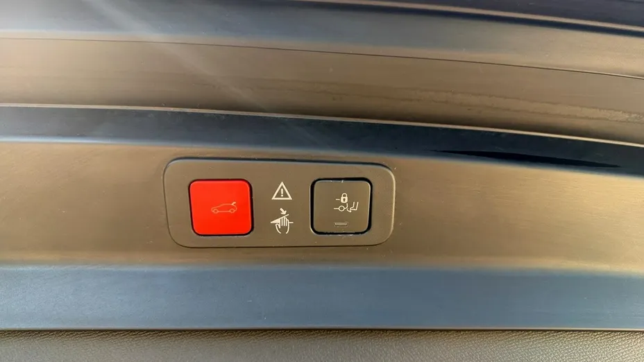 PEUGEOT 5008 -