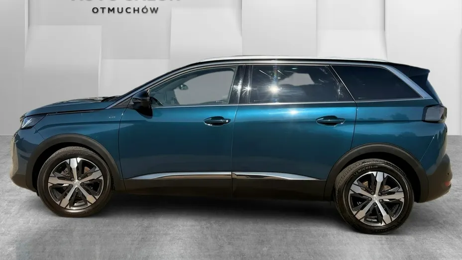 PEUGEOT 5008 -