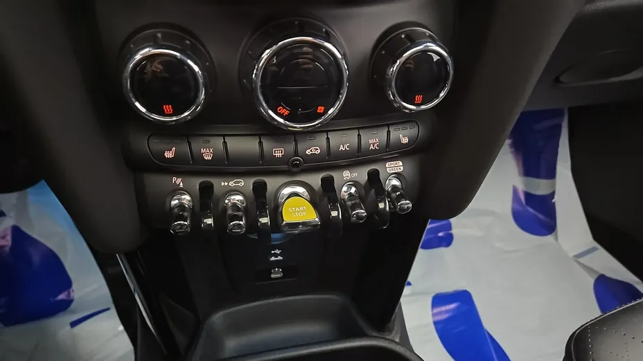 MINI Cooper -