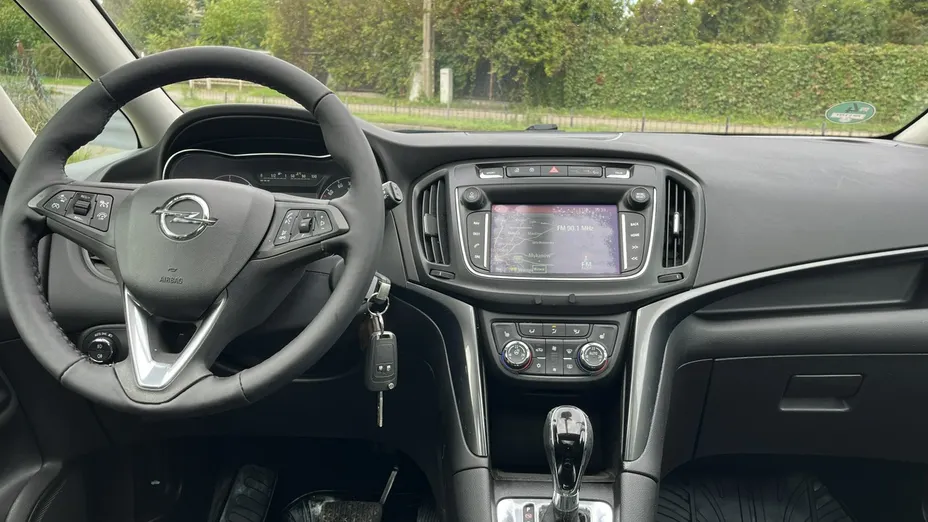 OPEL Zafira -
