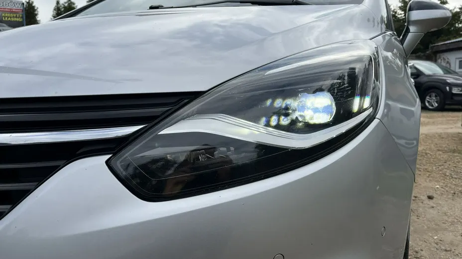 OPEL Zafira -
