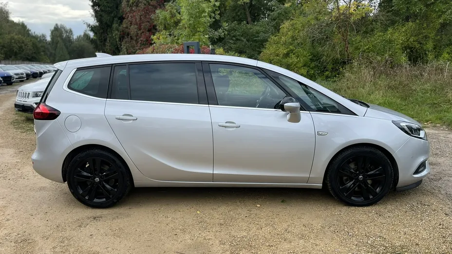 OPEL Zafira -