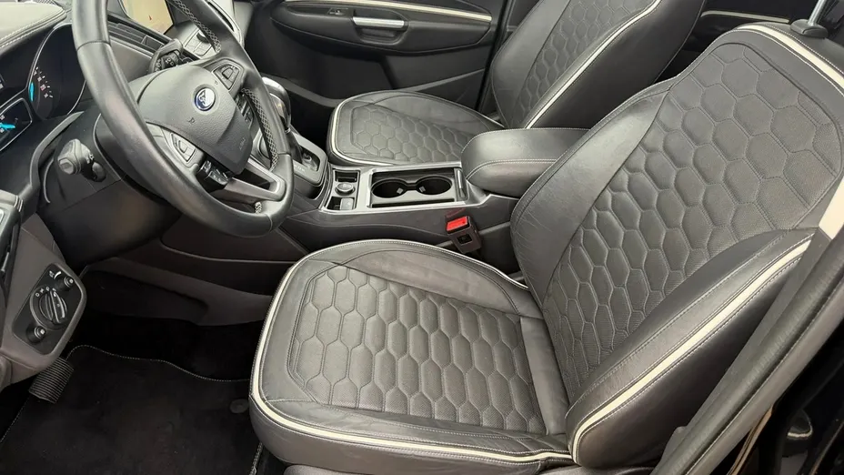 FORD Kuga -