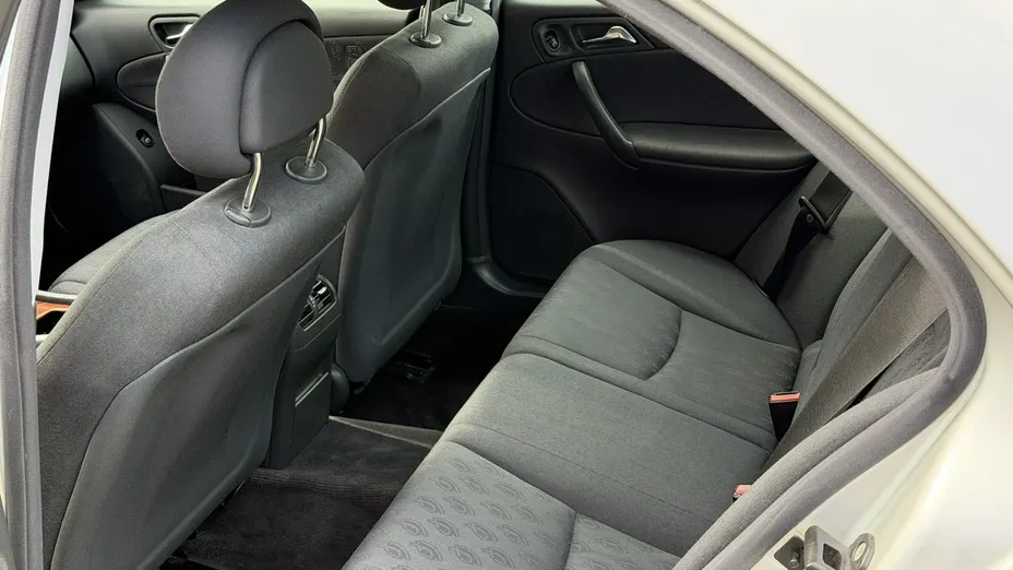 MERCEDES-BENZ C Klasa -