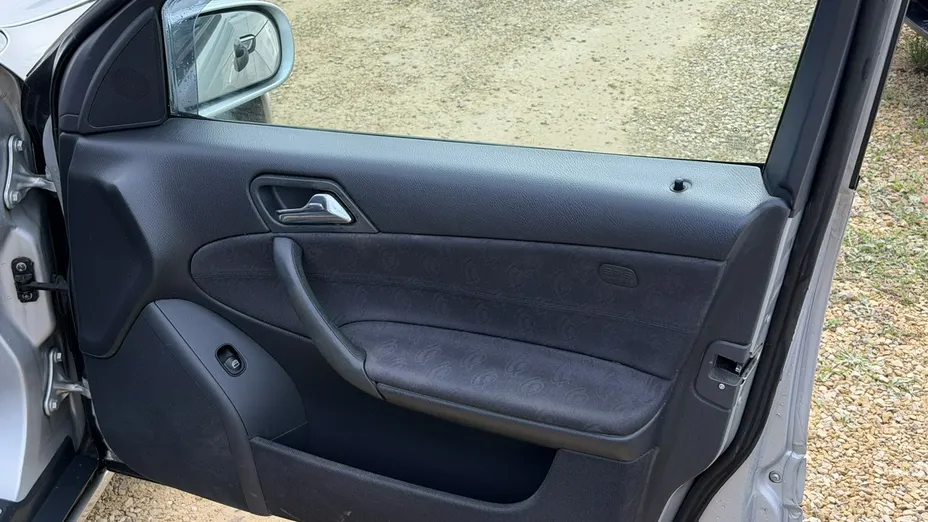 MERCEDES-BENZ C Klasa -