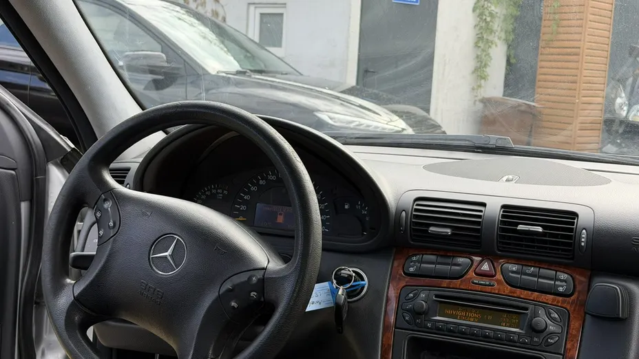 MERCEDES-BENZ C Klasa -