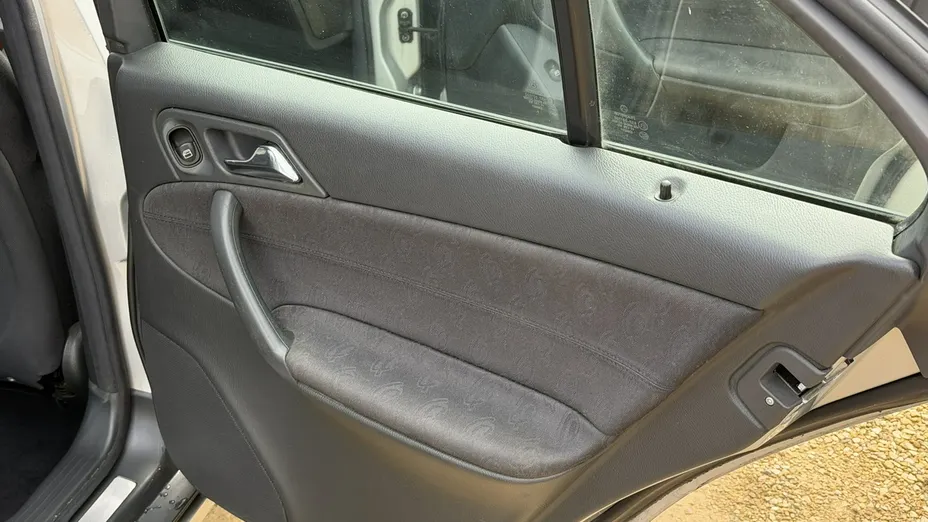MERCEDES-BENZ C Klasa -