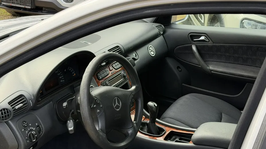 MERCEDES-BENZ C Klasa -