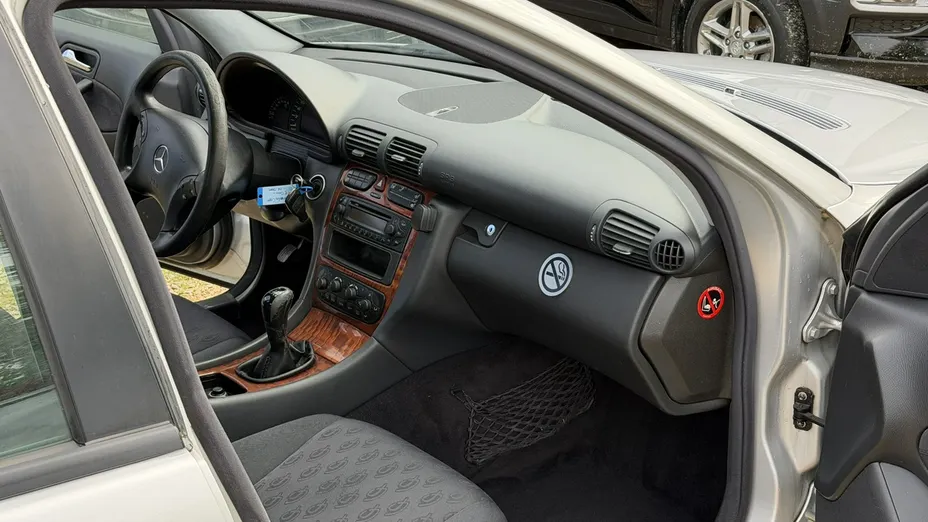 MERCEDES-BENZ C Klasa -
